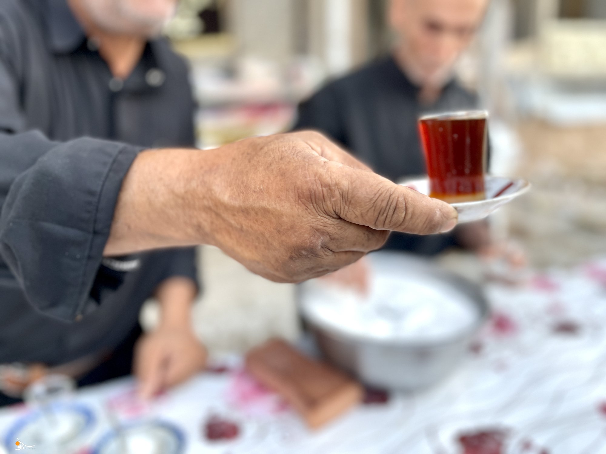 فيديو: اليوم العالمي " للشاي " لماذا يعشق العراقيون "المشروب الاسود" ؟