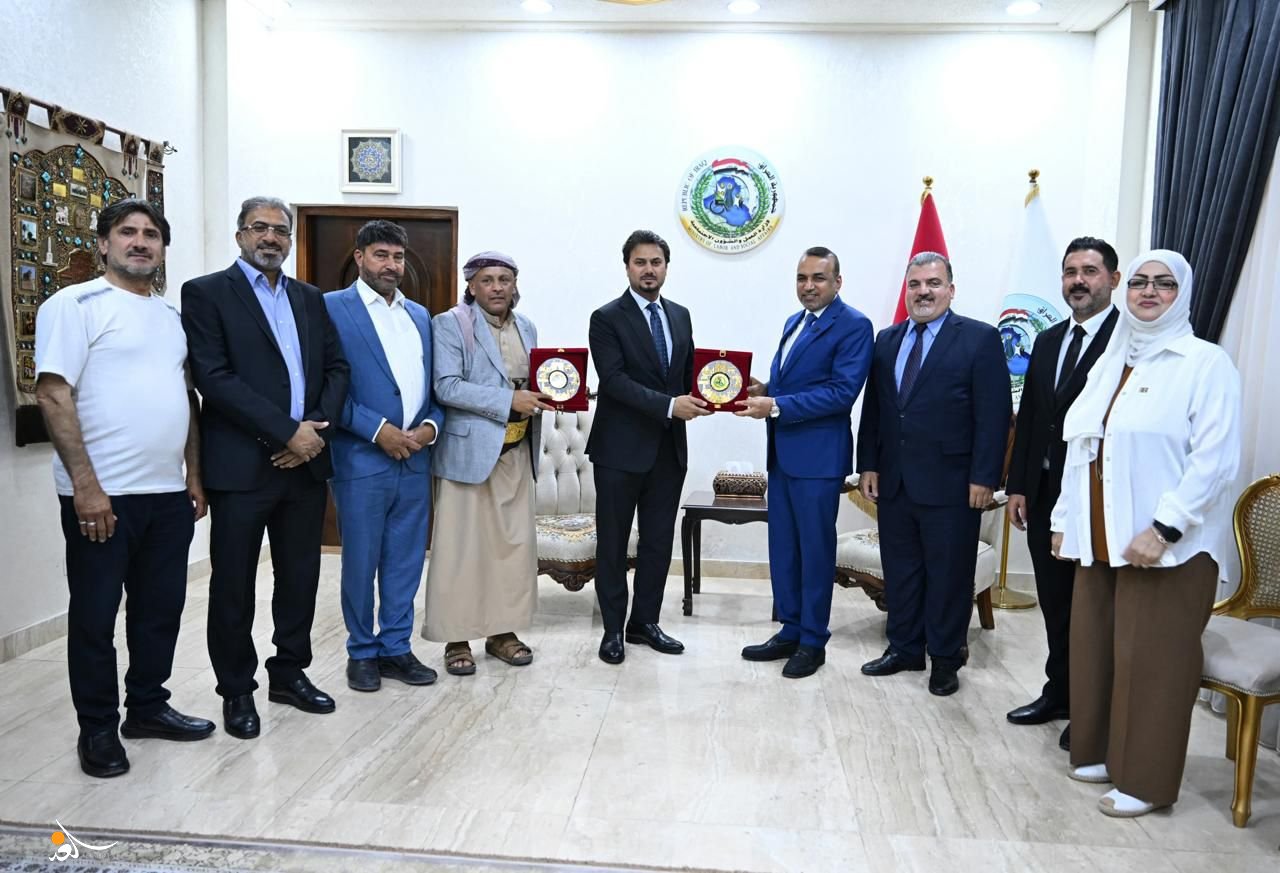 وزير العمل يعلن استعداد العراق لاستضافة مؤتمر دولي للارتقاء بواقع لغة الإشارة