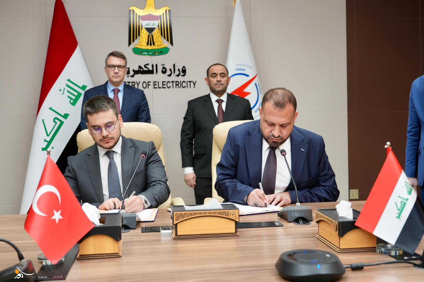 بغداد توقع عقدا مع انقرة لزيادة طاقة الخط العراقي - التركي إلى 600 ميغاواط