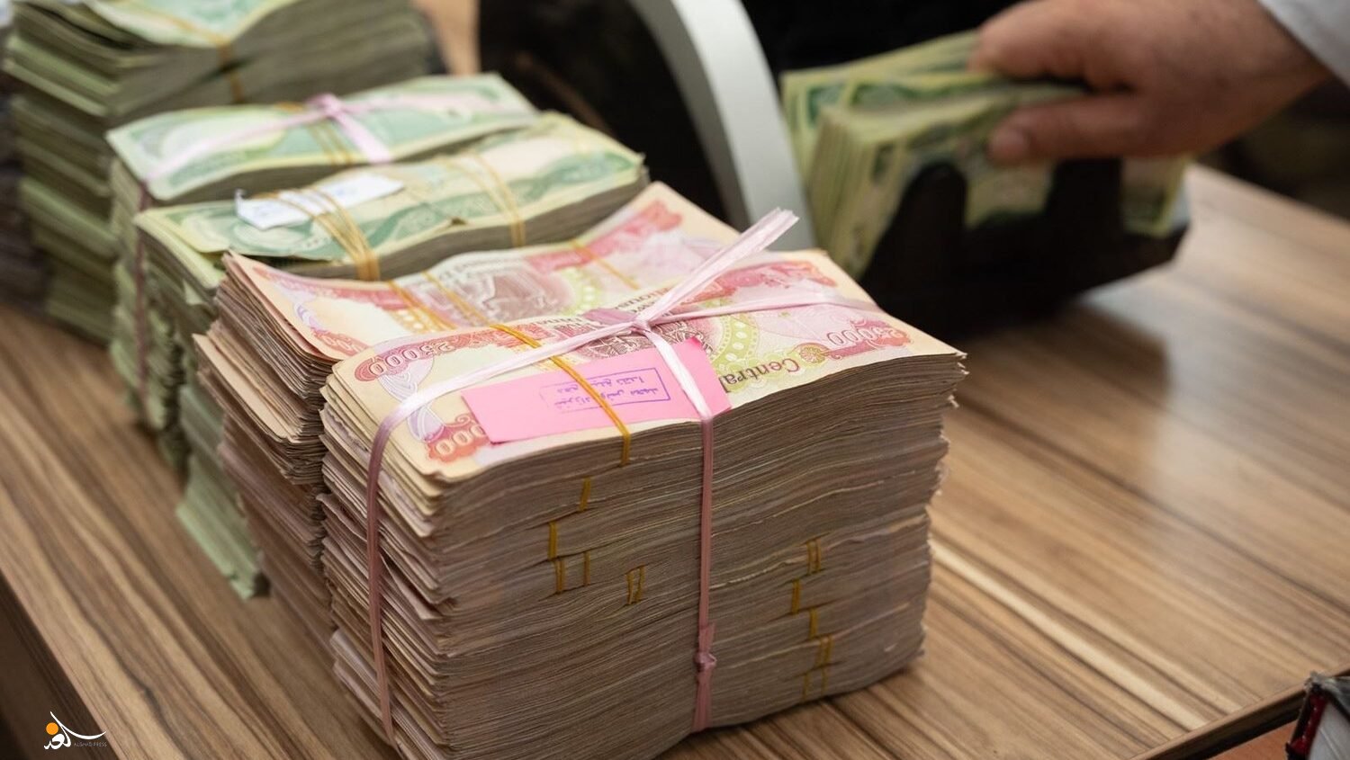 وزارة المالية تطلق تمويل الدفعة الثالثة من مستحقات الفلاحين لمحصول الحنطة
