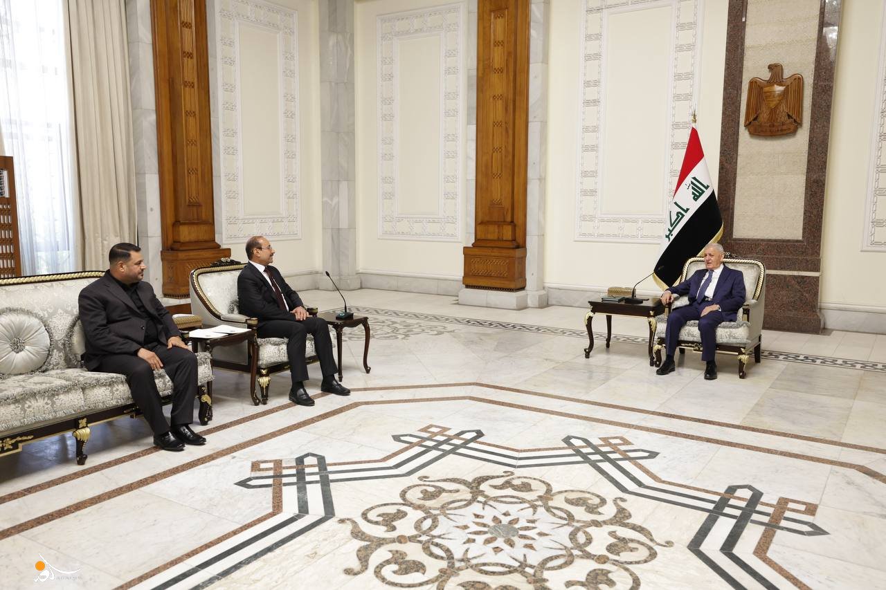 رئيس الجمهورية يسلم محافظي بغداد وواسط مرسومي تعيينهما